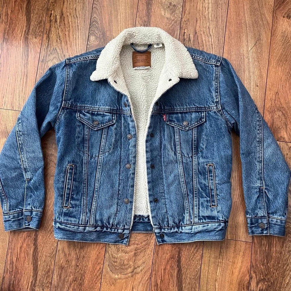 Women's Levi's premium sherpa trucker denim jacket in XS - Picture 3 of 8